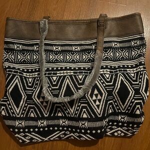 Thirty one (Jewell) Elegant Black and White Geometric Tote Bag